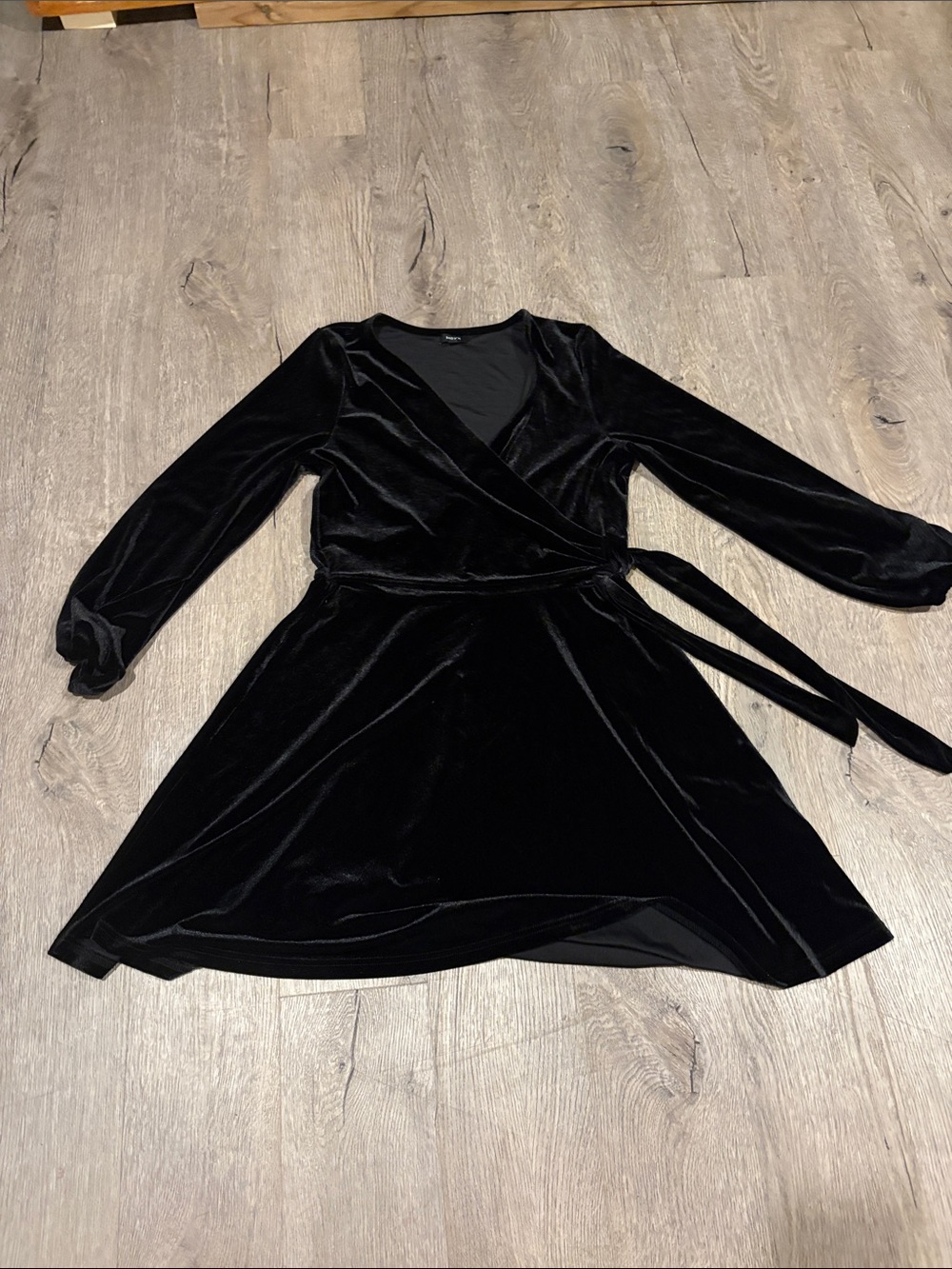 MEXX Black Velvet Wrap Dress with Long Sleeves. Med